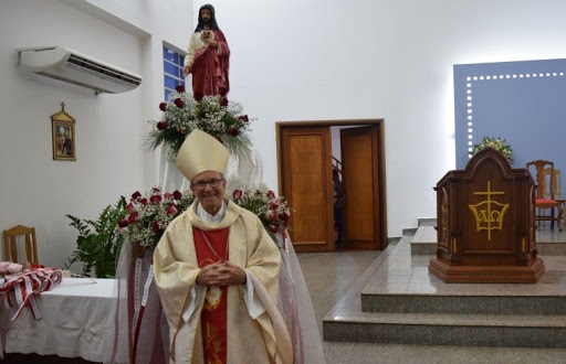 Bispo Juventino morre de Covid-19 aps dez dias intubado