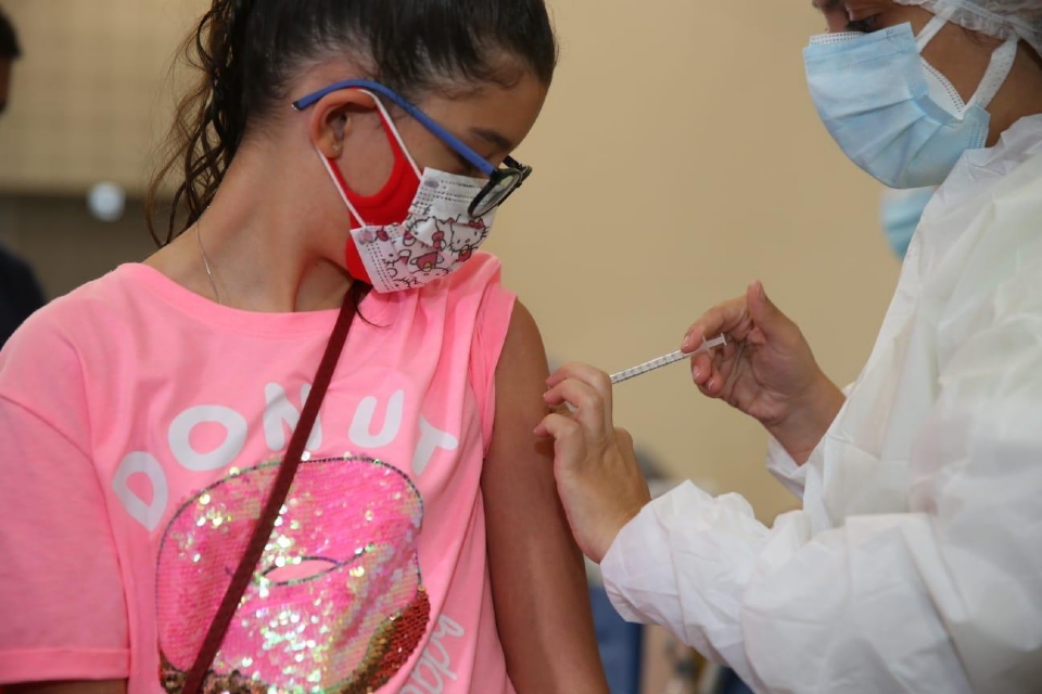 Mais de 3 mil crianas em Cuiab j receberam vacina contra Covid-19; meta  60 mil