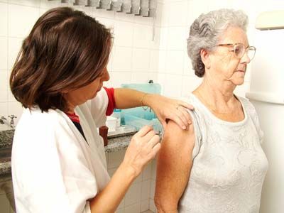 Sade: Gripe com vacinao gratuita para idosos