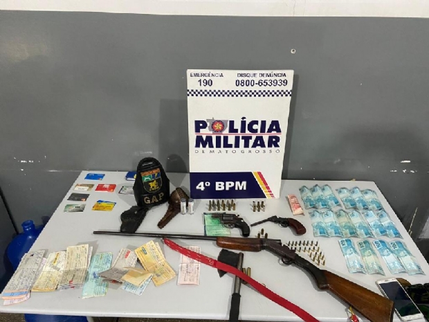 Policia Militar apreende 32 cheques e prende suspeito por emprestar dinheiro a juros