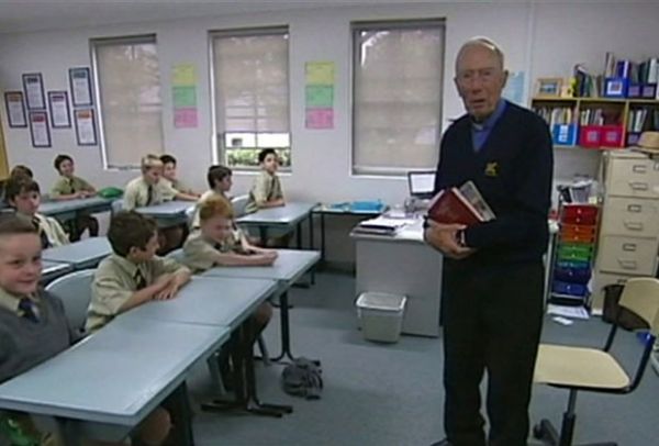 Aos 99 anos, australiano  o professor mais velho do mundo