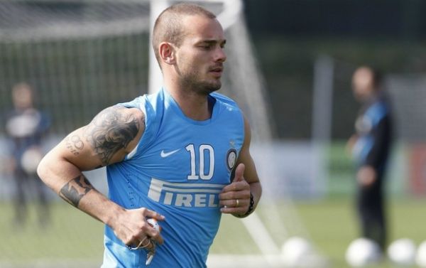 Tcnico do Inter diz que Sneijder est  disposio para encarar o Palermo