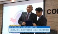 Conselheiro e servidoras so homenageados pela Controladoria-Geral do Estado