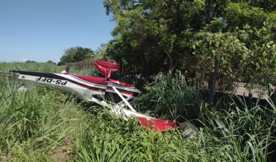 Piloto fica ferido aps avio ser lanado para fora da pista em aeroporto