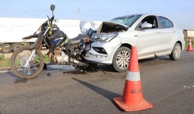 Homem morre na BR-163 aps carro bater na traseira de motocicleta