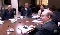 TCE Notcias - Relatrio de auditoria dos repasses  sade  apresentado  presidentes de poderes