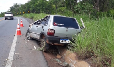 Uno capota na estrada para a Chapada