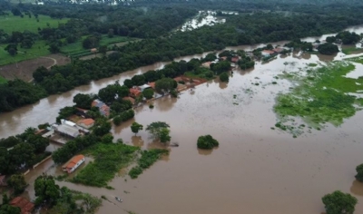 OD - Rio Jauru transborda devido a pancada de chuva e causa alagamentos em Porto Esperidio 2