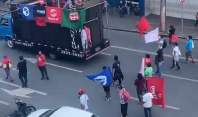 OD - Estudantes protestam contra corte de gastos na Educao em MT