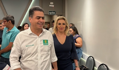 OD - Mrcia chega a evento da Federao com Emanuel Pinheiro