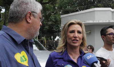 OD - Mrcia Pinheiro vota em Cuiab e fala com imprensa sobre campanha