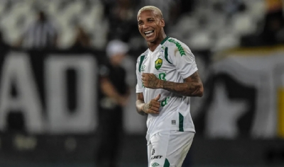 Deyverson comemora com Palmeiras