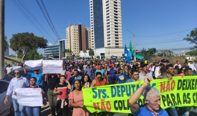 Pescadores caminham contra Transporte Zero