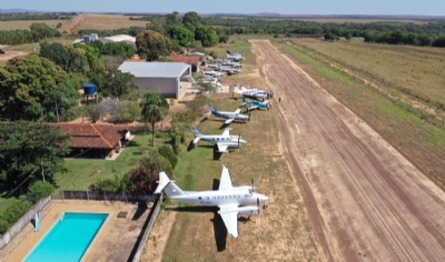 OD - Aeronaves chamam ateno em encontro entre prefeitos e governador 2