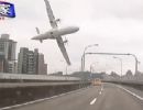 Impressionante: avio bate em ponte e cai em rio em Taiwan