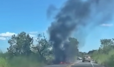 Ford Edge pega fogo na estrada do manso e passageiros so socorridos pelo Samu