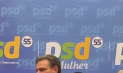 Senador Carlos Fvaro fala durante conveno do PSD