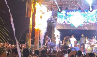 Estrutura de palco pega fogo durante show do grupo de pagode Akatu, que tem mato-grossense como vocalista